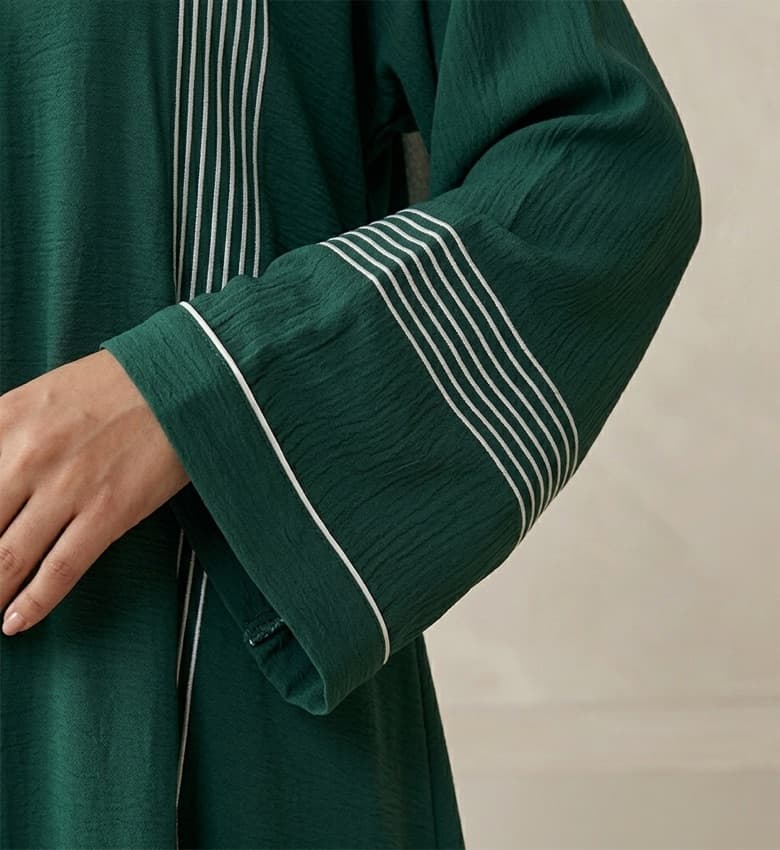 Contrast Piping Crinkle Front Open Abaya – 2-Piece Modest Fashion Canada